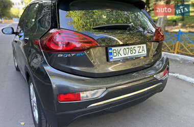 Хэтчбек Chevrolet Bolt EV 2018 в 