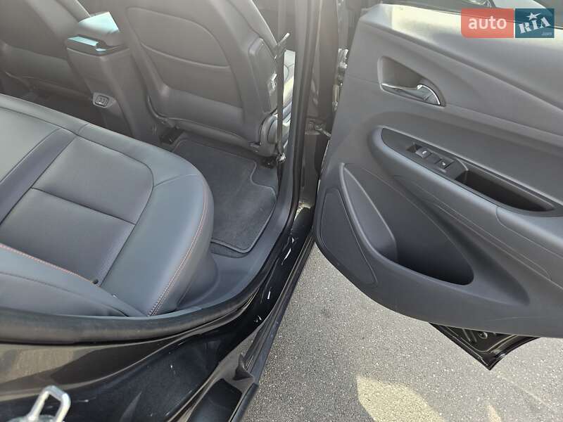 Хэтчбек Chevrolet Bolt EV 2018 в Киеве фото 8 Хэтчбек Chevrolet Bolt EV 2018 в Киеве