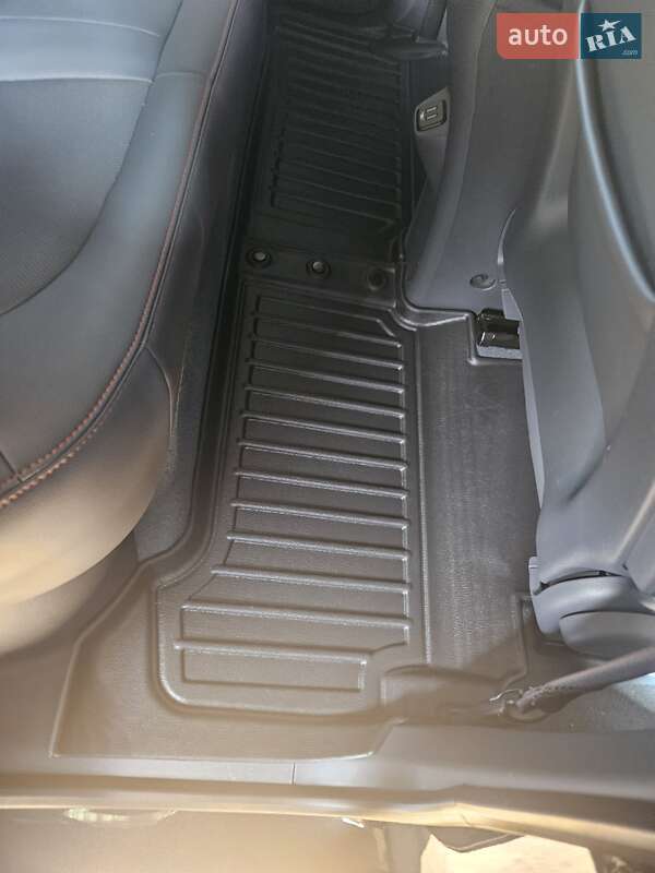 Хэтчбек Chevrolet Bolt EV 2018 в Киеве фото 23 Хэтчбек Chevrolet Bolt EV 2018 в Киеве