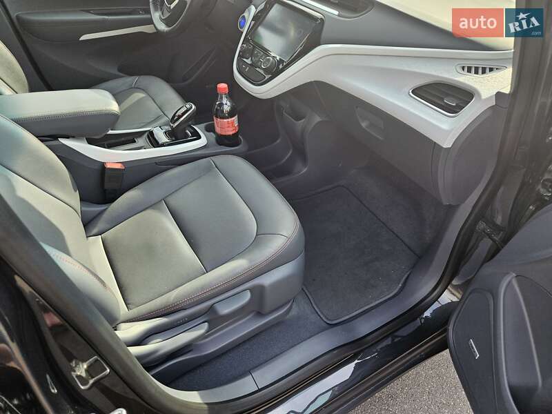 Хэтчбек Chevrolet Bolt EV 2018 в Киеве фото 27 Хэтчбек Chevrolet Bolt EV 2018 в Киеве