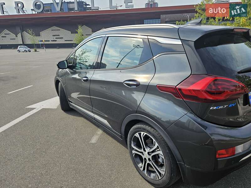 Хэтчбек Chevrolet Bolt EV 2018 в Киеве фото 41 Хэтчбек Chevrolet Bolt EV 2018 в Киеве