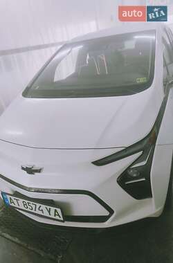 Хэтчбек Chevrolet Bolt EV 2022 в 