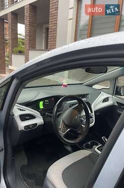 Хэтчбек Chevrolet Bolt EV 2017 в 