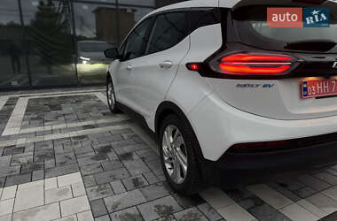 Хэтчбек Chevrolet Bolt EV 2022 в 