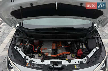 Хэтчбек Chevrolet Bolt EV 2022 в 