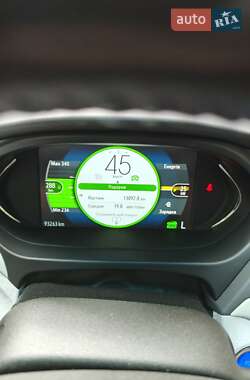 Хэтчбек Chevrolet Bolt EV 2020 в 