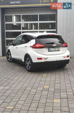 Хэтчбек Chevrolet Bolt EV 2018 в 