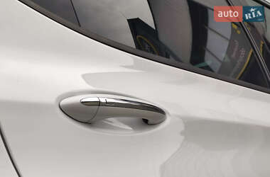Хэтчбек Chevrolet Bolt EV 2018 в 