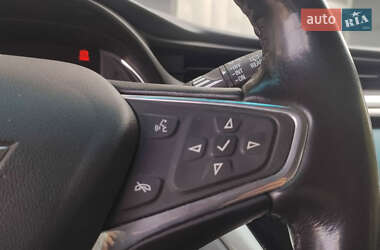 Хэтчбек Chevrolet Bolt EV 2018 в 