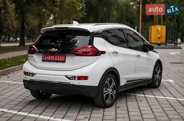Хэтчбек Chevrolet Bolt EV 2017 в 
