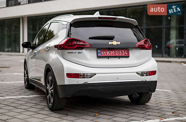 Хэтчбек Chevrolet Bolt EV 2017 в 