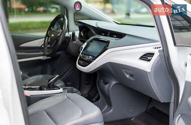 Хэтчбек Chevrolet Bolt EV 2017 в 