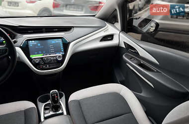 Хэтчбек Chevrolet Bolt EV 2017 в 