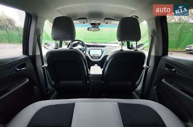 Хэтчбек Chevrolet Bolt EV 2019 в 