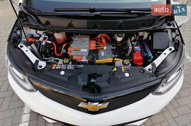 Хэтчбек Chevrolet Bolt EV 2020 в 