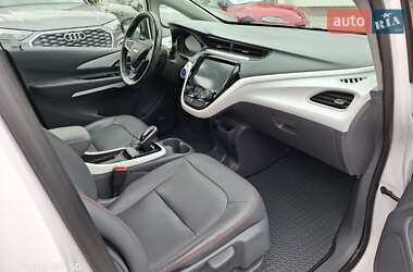 Хэтчбек Chevrolet Bolt EV 2021 в 