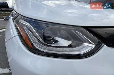 Хэтчбек Chevrolet Bolt EV 2017 в 