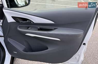 Хэтчбек Chevrolet Bolt EV 2017 в 