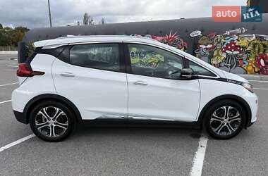 Хэтчбек Chevrolet Bolt EV 2017 в 