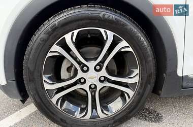 Хэтчбек Chevrolet Bolt EV 2017 в 