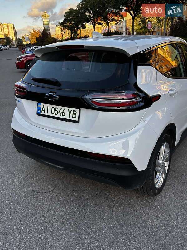 Хэтчбек Chevrolet Bolt EV 2023 в Киеве