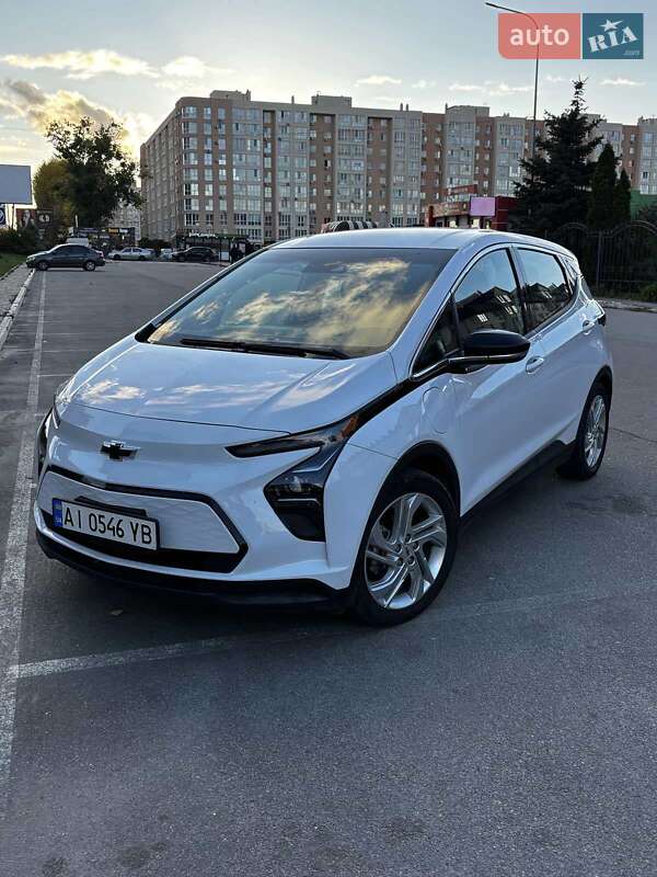 Хэтчбек Chevrolet Bolt EV 2023 в Киеве