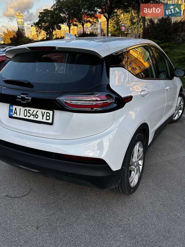 Хэтчбек Chevrolet Bolt EV 2023 в Киеве