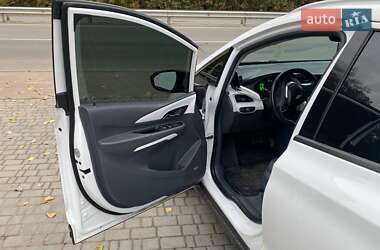 Хэтчбек Chevrolet Bolt EV 2020 в 