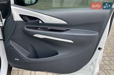 Хэтчбек Chevrolet Bolt EV 2020 в 