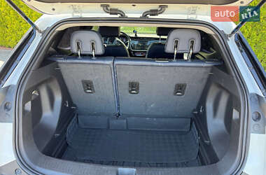 Хэтчбек Chevrolet Bolt EV 2022 в 