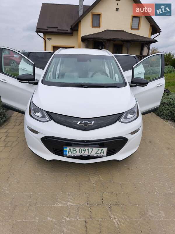 Хетчбек Chevrolet Bolt EV 2017 в Новояворівську