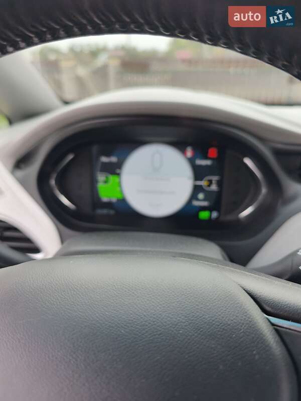 Хетчбек Chevrolet Bolt EV 2017 в Новояворівську