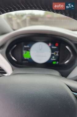 Хэтчбек Chevrolet Bolt EV 2017 в 