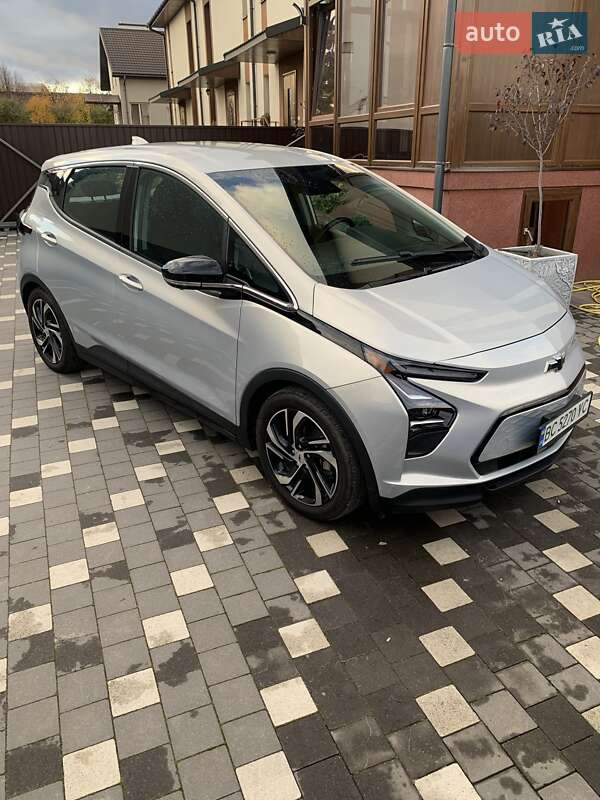 Хэтчбек Chevrolet Bolt EV 2023 в 
