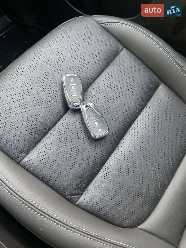 Хэтчбек Chevrolet Bolt EV 2023 в Золочеве фото 23 Хэтчбек Chevrolet Bolt EV 2023 в Золочеве