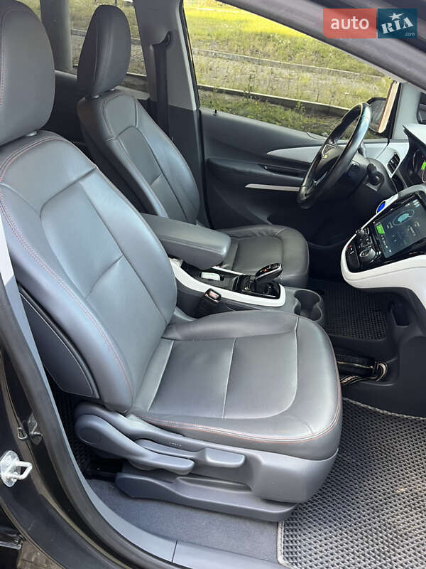 Хетчбек Chevrolet Bolt EV 2017 в Яворові фото 22 Хетчбек Chevrolet Bolt EV 2017 в Яворові