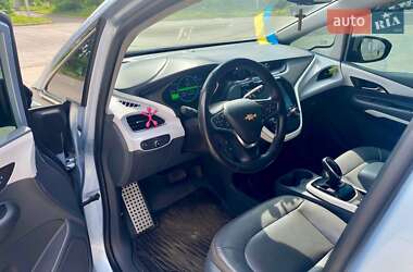 Хетчбек Chevrolet Bolt EV 2017 в 