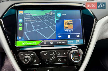 Хетчбек Chevrolet Bolt EV 2017 в  фото 10 Хетчбек Chevrolet Bolt EV 2017 в