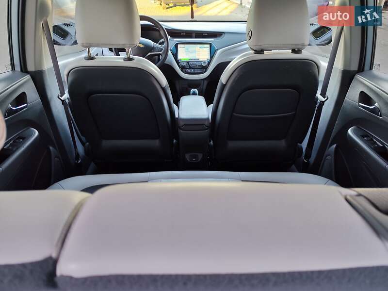 Хетчбек Chevrolet Bolt EV 2017 в Черкасах фото 22 Хетчбек Chevrolet Bolt EV 2017 в Черкасах