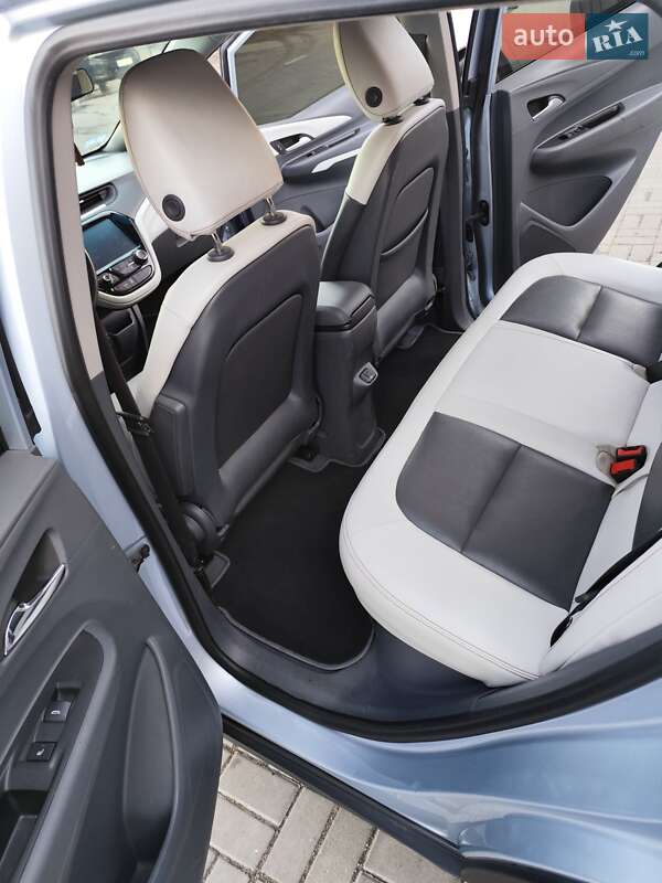 Хетчбек Chevrolet Bolt EV 2017 в Черкасах фото 28 Хетчбек Chevrolet Bolt EV 2017 в Черкасах