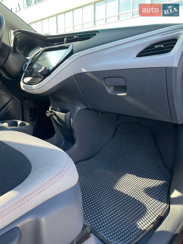 Хэтчбек Chevrolet Bolt EV 2021 в Львове фото 7 Хэтчбек Chevrolet Bolt EV 2021 в Львове