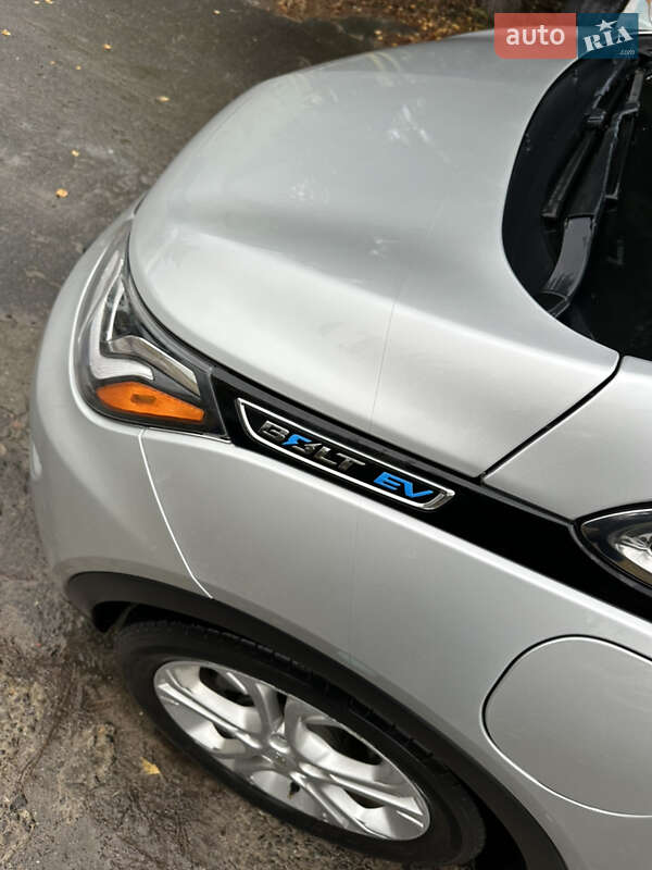 Хэтчбек Chevrolet Bolt EV 2018 в Киеве фото 7 Хэтчбек Chevrolet Bolt EV 2018 в Киеве