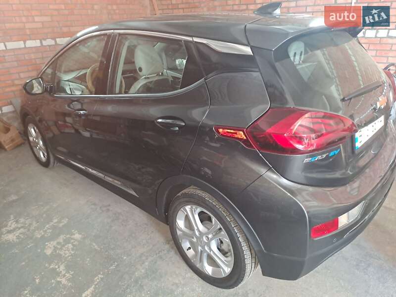 Хэтчбек Chevrolet Bolt EV 2020 в Решетиловке фото 2 Хэтчбек Chevrolet Bolt EV 2020 в Решетиловке