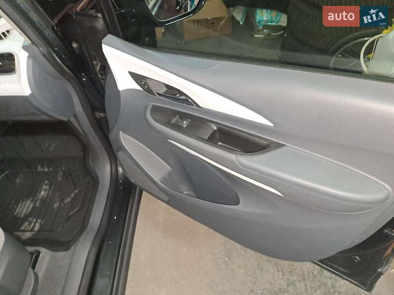 Хэтчбек Chevrolet Bolt EV 2020 в Решетиловке фото 11 Хэтчбек Chevrolet Bolt EV 2020 в Решетиловке