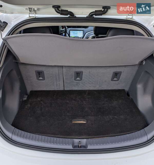 Хэтчбек Chevrolet Bolt EV 2017 в Запорожье