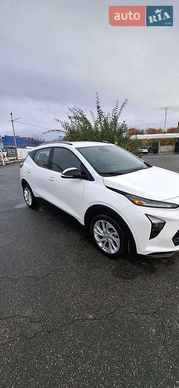 Хетчбек Chevrolet Bolt EV 2023 в Полтаві фото 4 Хетчбек Chevrolet Bolt EV 2023 в Полтаві