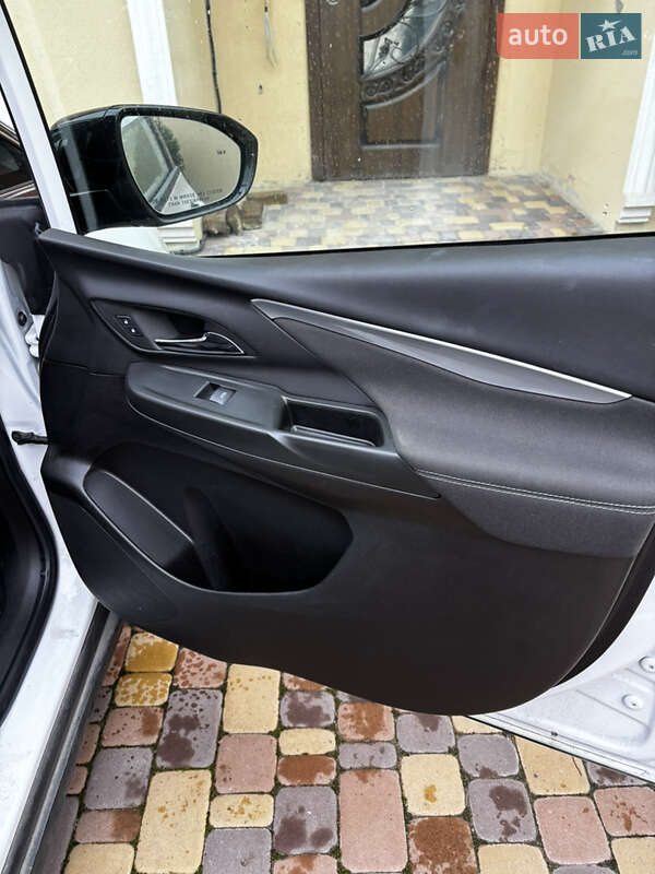 Хэтчбек Chevrolet Bolt EV 2023 в Киеве