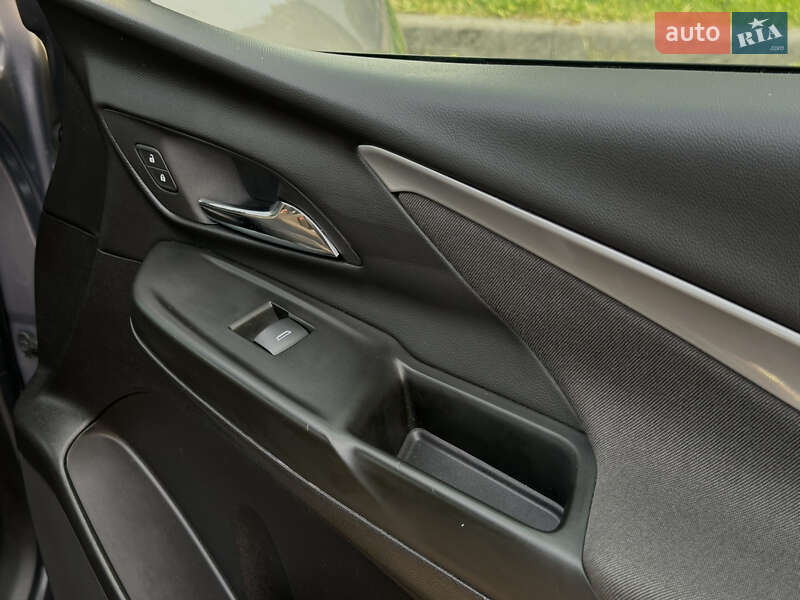 Хэтчбек Chevrolet Bolt EV 2023 в Стрые