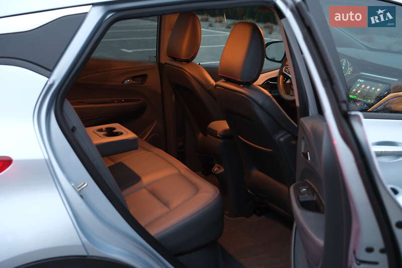 Хэтчбек Chevrolet Bolt EV 2017 в Луцке фото 12 Хэтчбек Chevrolet Bolt EV 2017 в Луцке