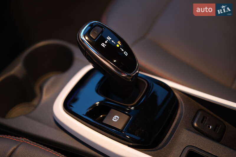 Хэтчбек Chevrolet Bolt EV 2017 в Луцке фото 18 Хэтчбек Chevrolet Bolt EV 2017 в Луцке